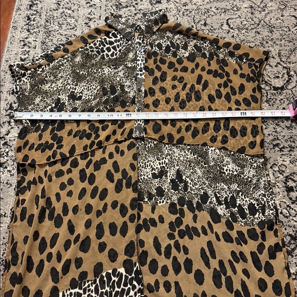 Goddess Wing mixed animal print Patterned Sheer Hi-Low Blouse - Picture 4 of 8